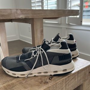 LIKE NEW ON CLOUDNOVA black and white mens shoes 10.5